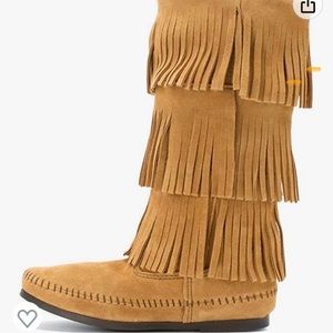 Minnetonka 3 layer fringe boot size 10